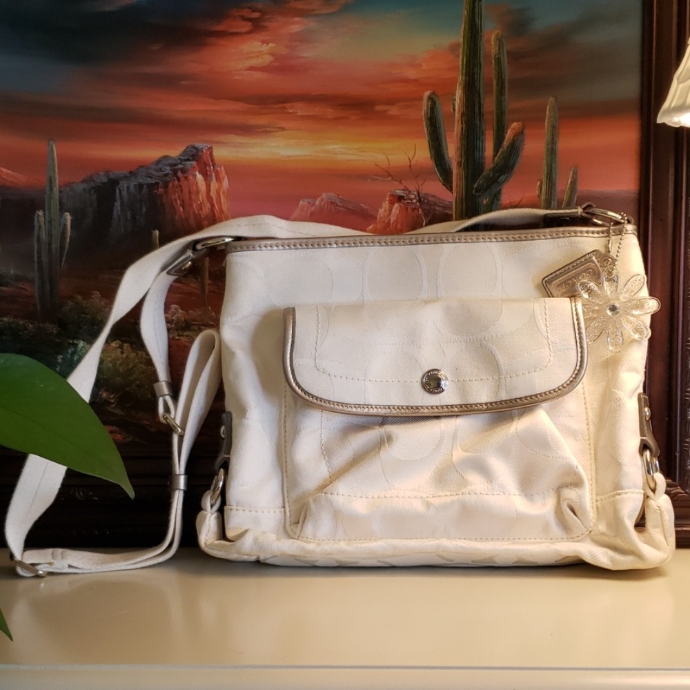 Coach Signature C Crossbody purse